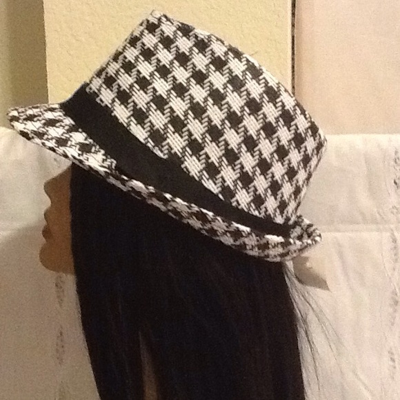 Hat - Picture 2 of 4